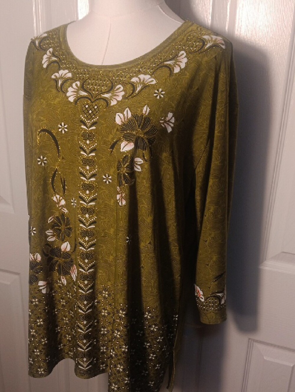 Olive Green Long-Sleeve Floral Tunic Blouse With Glitter Effects Around Print - Picture 2 of 10